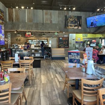 Bubba Ts' Kitchen - Indoors- order at the counter - Seafood Near Me - Conroe, Texas