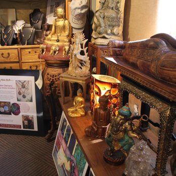 Andrea Smith Gallery Sedona - various horrendously overpriced tchotchkes - Art Galleries Near Me - Sedona, Arizona Andrea Smith Gallery Sedona - various horrendously overpriced tchotchkes - Art Galleries Near Me - Sedona, Arizona