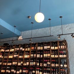 Le Midi Wine - Large wine selection