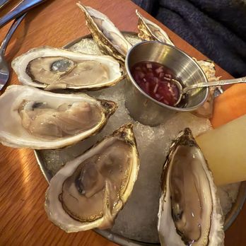 Albacore - Cocktails oysters - Seafood Near Me - Ville de Québec, Quebec Albacore - Cocktails oysters - Seafood Near Me - Ville de Québec, Quebec