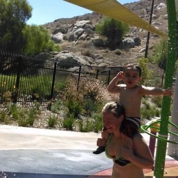 Martin Tudor Splash Park - Parks Near Me - Fontana, California