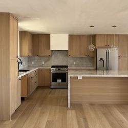 E3 Kitchen & Interior - Slim Oak Shaker