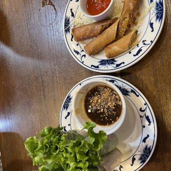 White Lotus - Egg rolls and spring rolls - Vietnamese Near Me - Everett, Washington White Lotus - Egg rolls and spring rolls - Vietnamese Near Me - Everett, Washington