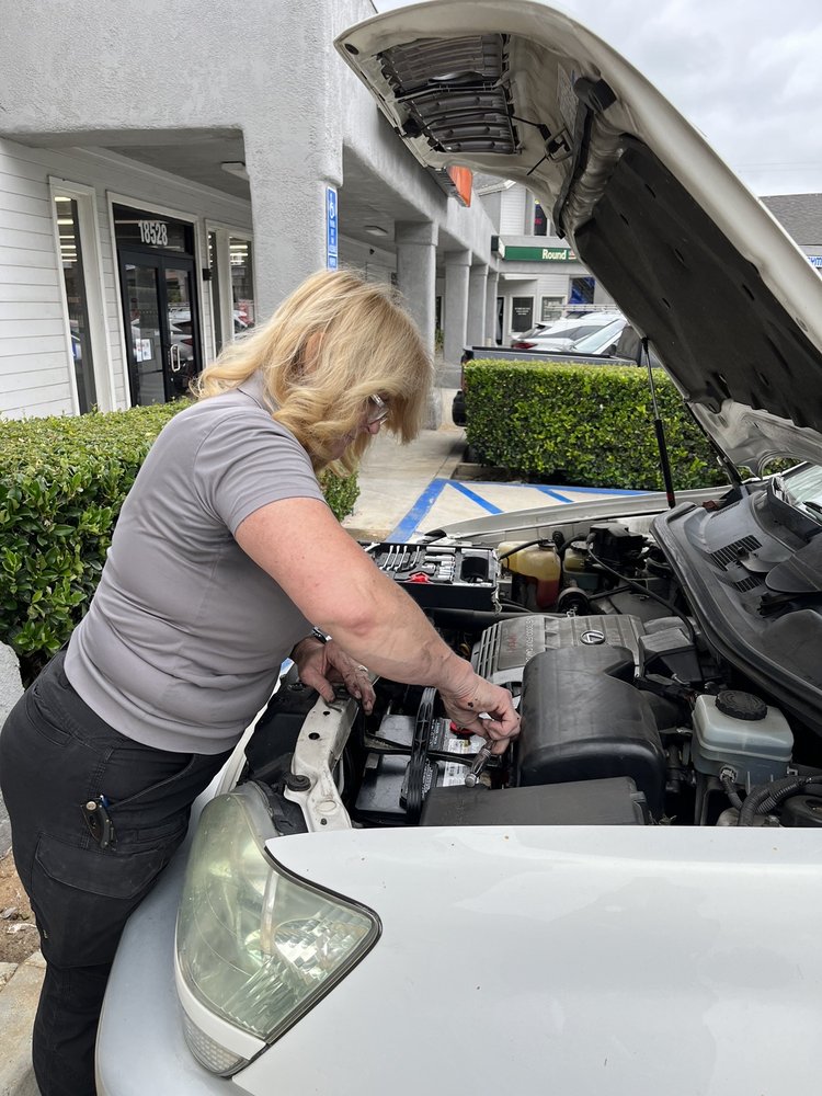 AUTOZONE AUTO PARTS Updated October 2024 14 Photos & 143 Reviews