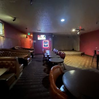 Glendora Continental - Lounges Near Me - Glendora, California