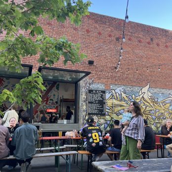 Lovely's - Outdoor space - Burgers Near Me - Oakland, California