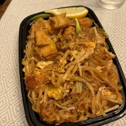 Spice Thai Bistro - Pad Thai