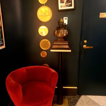Chicago Magic Lounge - Magicians Near Me - Chicago, Illinois Chicago Magic Lounge - Magicians Near Me - Chicago, Illinois
