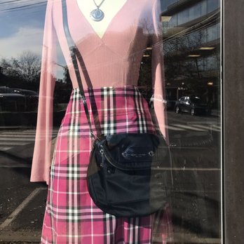 Current Boutique - Dahlia knows how to outfit a women down to the accessories. - Accessories Near Me - Arlington, Virginia