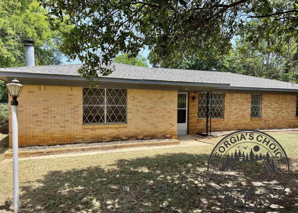 Slide of Georgia's Choice Roofing & Exteriors