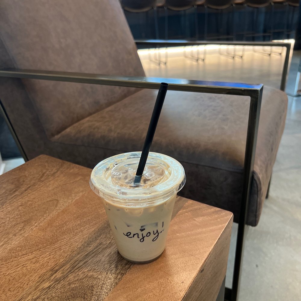JoVinos - Iced vanilla latte - Coffee & Tea Near Me - Eagle, Idaho