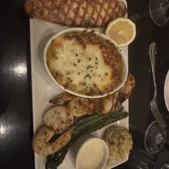 Bristol Seafood Grill - Seafood mixed grill - Seafood Near Me - O'Fallon, Missouri