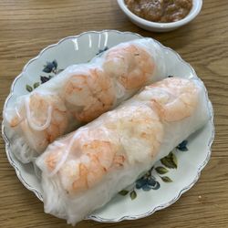 G&T Book Cafe - Fresh summer rolls