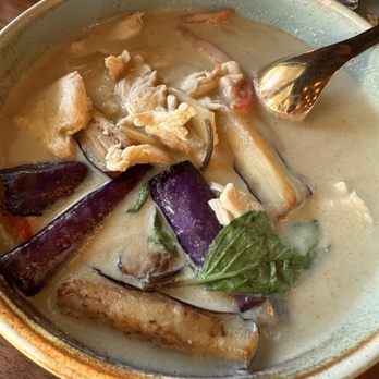 Weera Thai Kitchen - Chinatown - Green curry - Thai Near Me - Las Vegas, Nevada Weera Thai Kitchen - Chinatown - Green curry - Thai Near Me - Las Vegas, Nevada