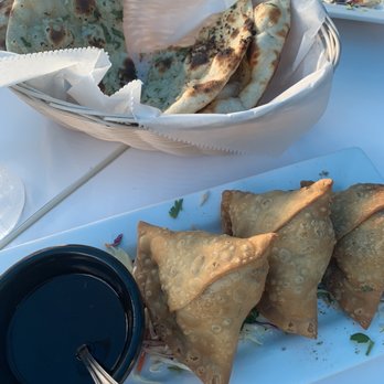Akash Miami Beach - Garlic Naan and Vegetable Samosas - Indian Near Me - Miami Beach, Florida Akash Miami Beach - Garlic Naan and Vegetable Samosas - Indian Near Me - Miami Beach, Florida