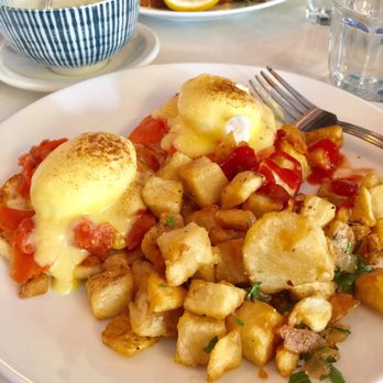 Egg & Co - Smoke Salmon Benedict, Chicken French Toast & Fish Chowder - Breakfast & Brunch Near Me - Vancouver, British Columbia