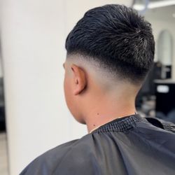 Blade & Style Lounge