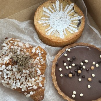 Kasama - truffle croissant, ube basque and chocolate caramel tart - Filipino Near Me - Chicago, Illinois Kasama - truffle croissant, ube basque and chocolate caramel tart - Filipino Near Me - Chicago, Illinois