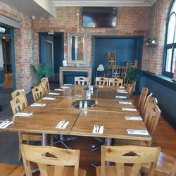 Freight Bar & Restaurant - Table