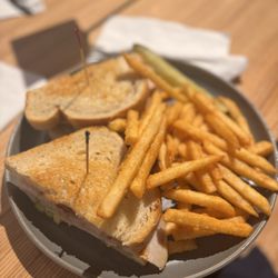 Honey's Bistro