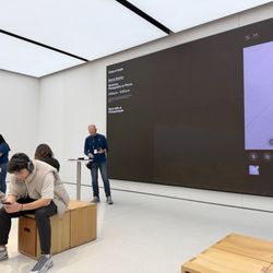 Apple Woodfield - Wayne conducts an informative photo workshop. Thank you Wayne!