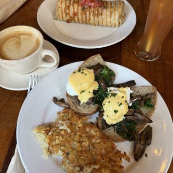 The Grove Yerba Buena - The Grove Eggs Benedict with Portobello & Spinach add gluten free bread and chicken breakfast burrito - New American Near Me - San Francisco, California The Grove Yerba Buena - The Grove Eggs Benedict with Portobello & Spinach add gluten free bread and chicken breakfast burrito - New American Near Me - San Francisco, California