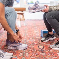 Run In - Simpsonville - Helping you find the perfect shoe.