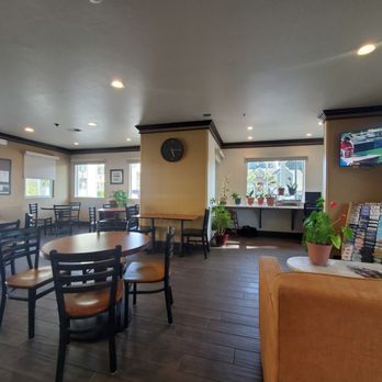 Quality Inn Petaluma - Sonoma - Lobby/breakfast area - Hotels Near Me - Petaluma, California Quality Inn Petaluma - Sonoma - Lobby/breakfast area - Hotels Near Me - Petaluma, California