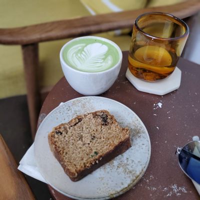Composition Coffee by null