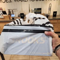 DSW Designer Shoe Warehouse - RETURN SNEAKERS