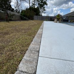 CoastCut Landscaping - Paver border closeup