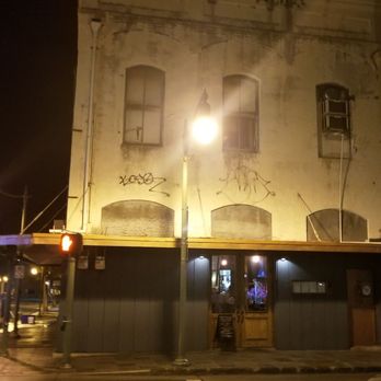 Smith & Kings - Cocktail Bars Near Me - Honolulu, Hawaii