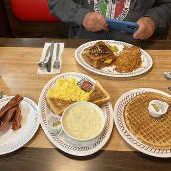Waffle House - Eggs, grits, and waffle breakfast. - Breakfast & Brunch Near Me - Knoxville, Tennessee Waffle House - Eggs, grits, and waffle breakfast. - Breakfast & Brunch Near Me - Knoxville, Tennessee