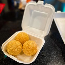 Dim Sum King - Sesame balls