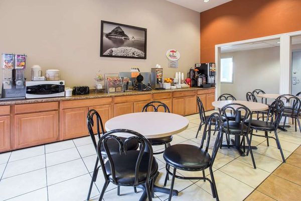 Super 8 by Wyndham Corvallis by null