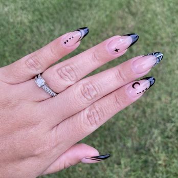 Holly’s Nails - Nail Salons Near Me - Cypress, California