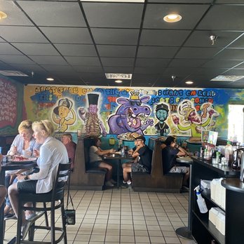 Eggs & Jam - Restaurant painted walls - Breakfast & Brunch Near Me - West Des Moines, Iowa
