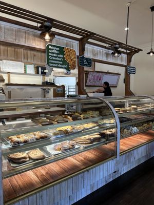 Greenlee's Bakery by null