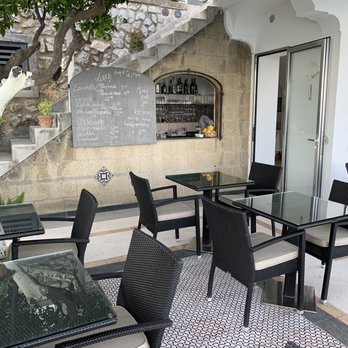 Villa Gianlica - Breakfast/lunch area - Hotels Near Me - Praiano, SA