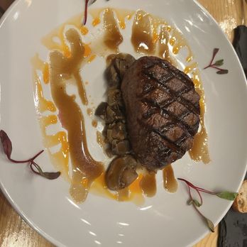 Cowboy Grill at Redcliffs Lodge - Filet mignon - American Near Me - Moab, Utah Cowboy Grill at Redcliffs Lodge - Filet mignon - American Near Me - Moab, Utah
