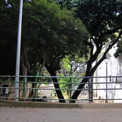 Praça Violeta Soter Vargas - Entrada pela rua Trifana