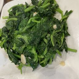 Pea sprouts with garlic