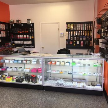 Global Tech- Cell Phone Repair Shop - Inside Store - Mobile Phones Near Me - Hamilton, Ontario Global Tech- Cell Phone Repair Shop - Inside Store - Mobile Phones Near Me - Hamilton, Ontario