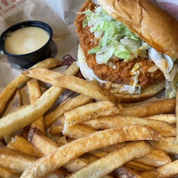 Chili's - Buffalo Chicken Ranch Sandwich - Tex-Mex Near Me - Lake Mary, Florida Chili's - Buffalo Chicken Ranch Sandwich - Tex-Mex Near Me - Lake Mary, Florida