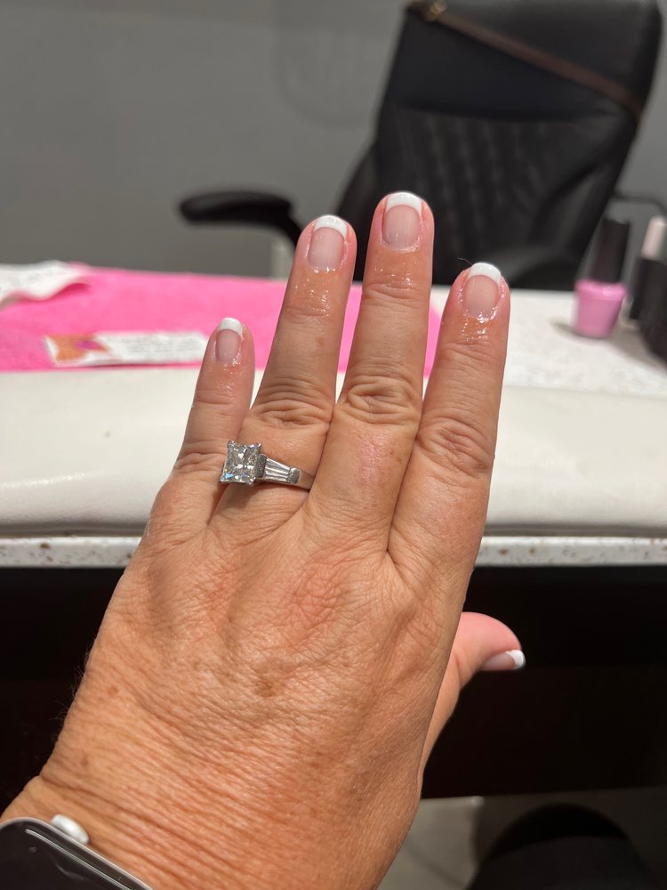 Crystal Nails & Salon Logo