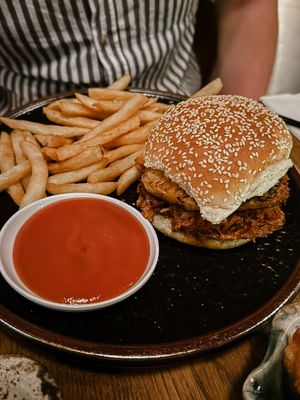 The Emerald Lounge by null