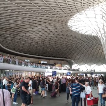 King's Cross Station - Concourse - Train Stations Near Me - London, XGL King's Cross Station - Concourse - Train Stations Near Me - London, XGL