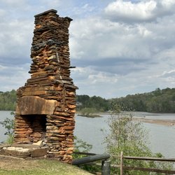 Morgan Falls Overlook Park