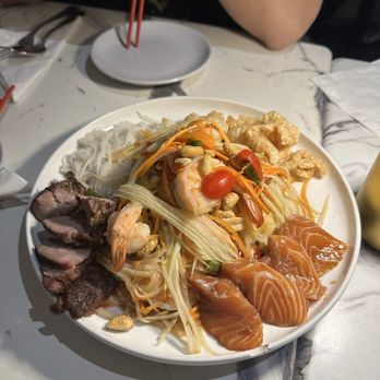 Pomelo Thai Boutique Restaurant - Som Tum Platter - Thai Near Me - New Orleans, Louisiana Pomelo Thai Boutique Restaurant - Som Tum Platter - Thai Near Me - New Orleans, Louisiana