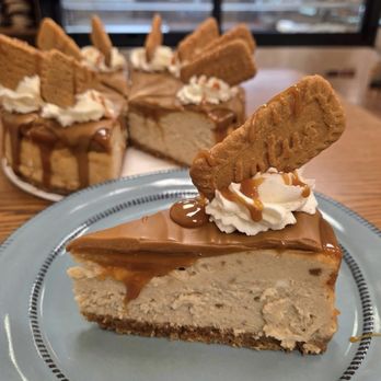 Ozzie Bakes - Bakeries Near Me - Holton, Kansas